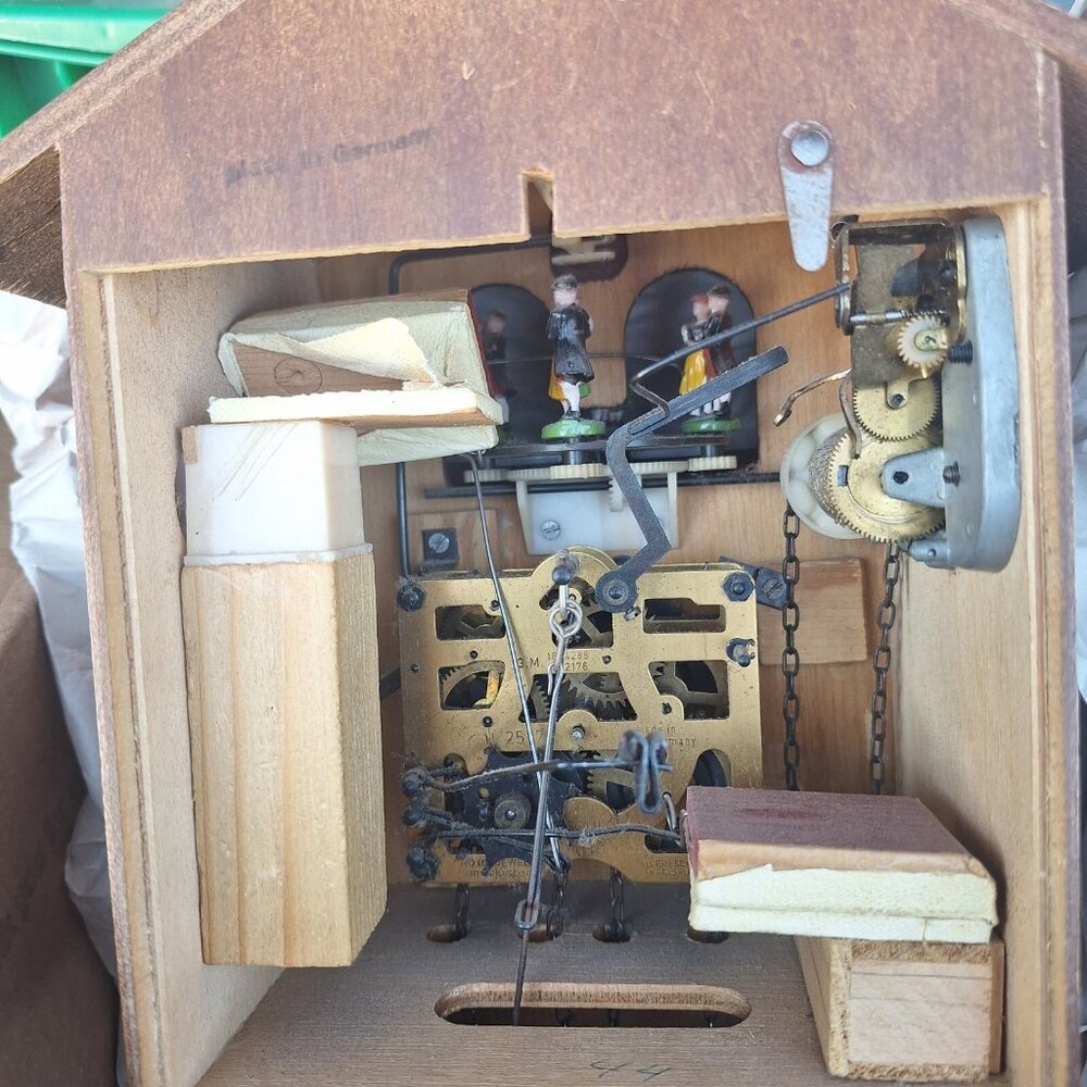 Black Forest HUNTERS West Germany Cuckoo Clock Albert Schwab Karlsruhe UNTESTED - Picture 14 of 16